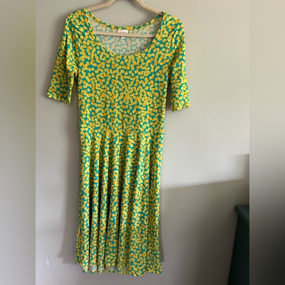 LuLaRoe Dresses & Skirts - Adorable lularoe dress ! Size medium.